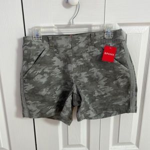 Spanx Stretch Twill Shorts 4”